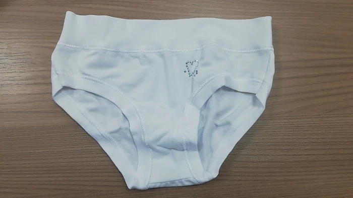 PANTY BIMBA CON BORCHIE BIANCO