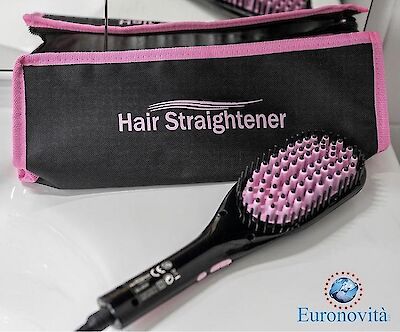 Foto di CURA CAPELLI PIASTRA LISCIANTE