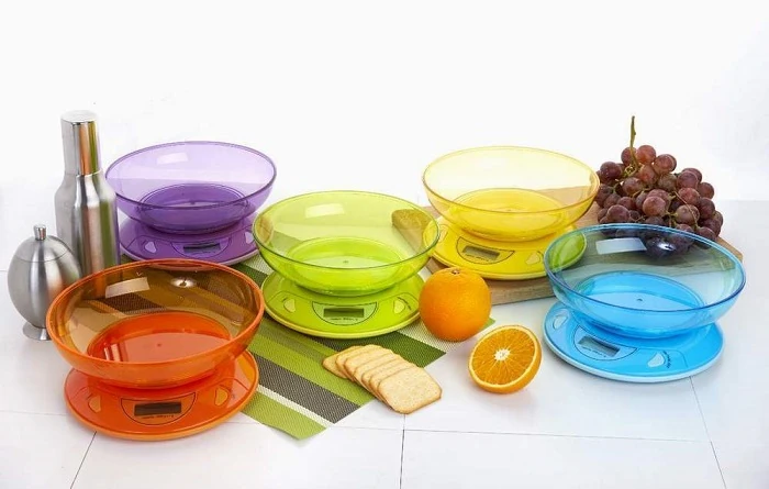 BILANCIA DIGITALE IN PLASTICA 5KG COL. ASS.TI